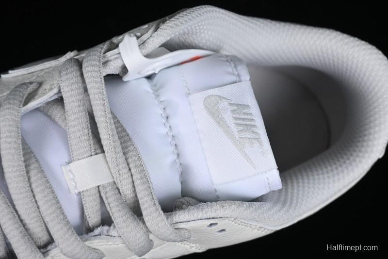 Nike Supreme x Nike SB Dunk Low Casual Skate Shoes in Beige Grey - RM2308-233