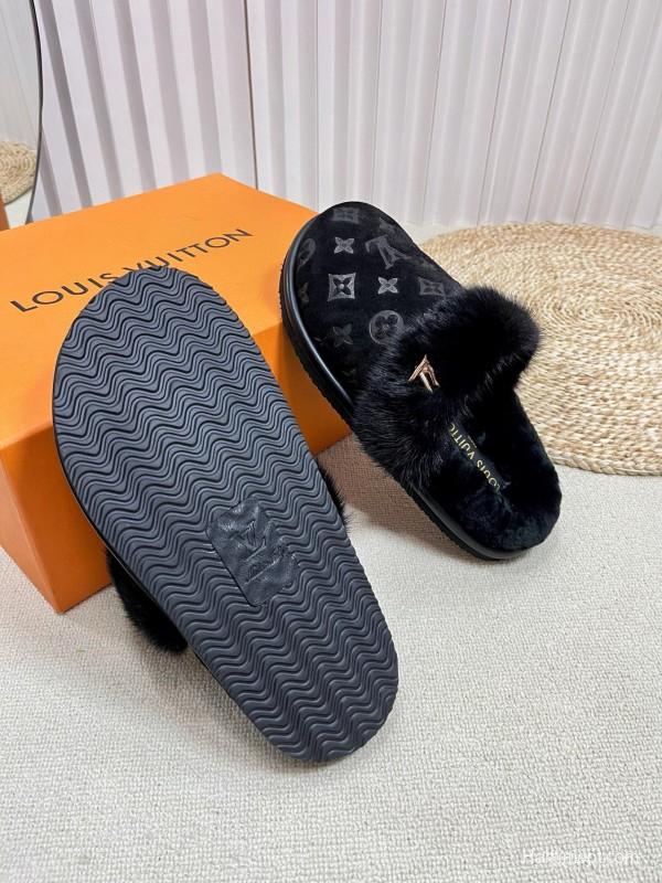 2024 Women Louis Vuitton Black Fur Slippers MJ00340