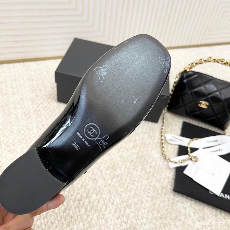 2025 Women Chanel Black Patent Leather Mary Jane Bow KFY00310