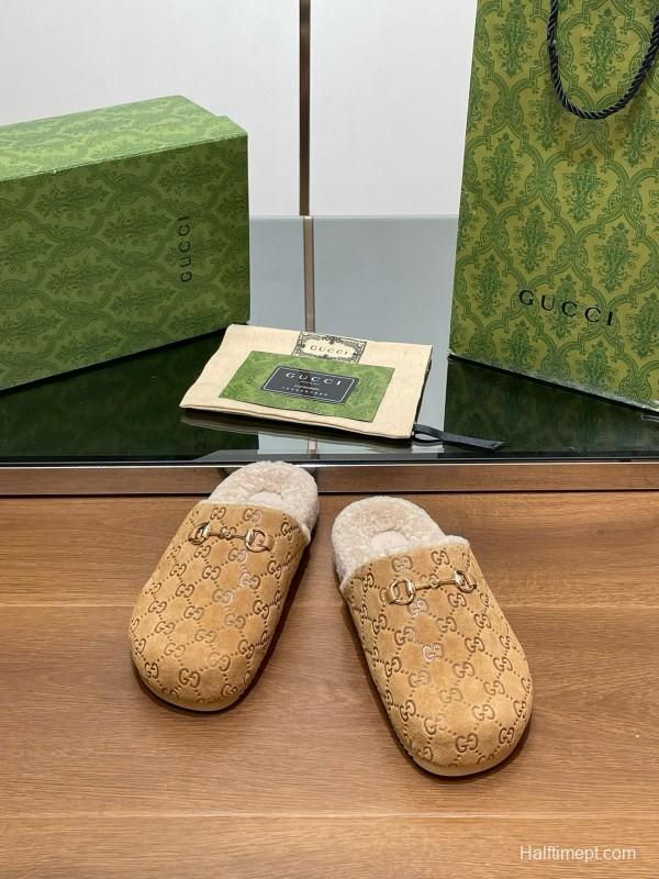 2024 Gucci beige leather slippers GG pattern