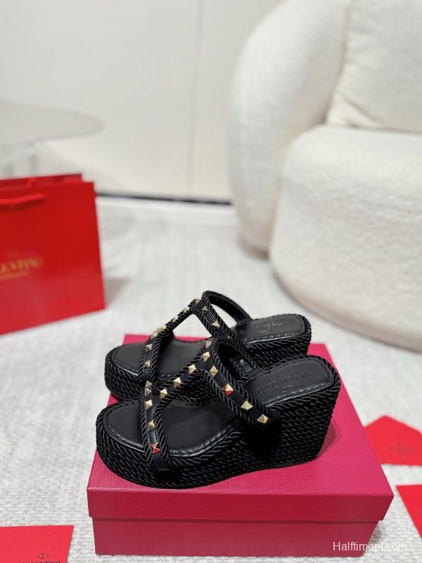 2025 Women Valentino Black Leather Wedge Sandals Studded LY00290