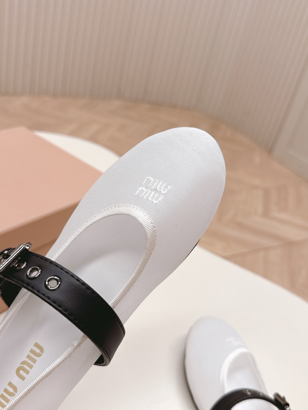 2025 Women Miu Miu White Black Mesh Leather Ballet Flats