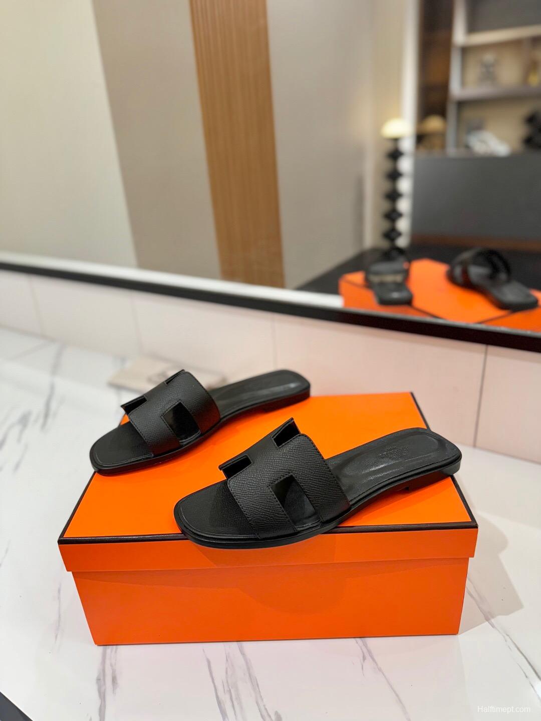 2025 Women Hermès Black Leather Slippers
