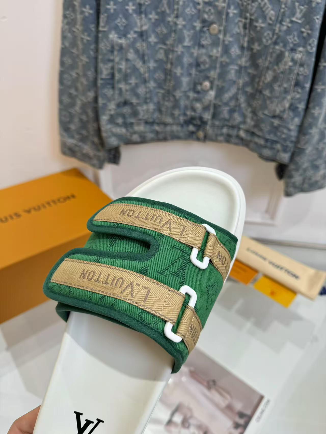 2025 Slippers Louis Vuitton Green White Canvas Slippers LY