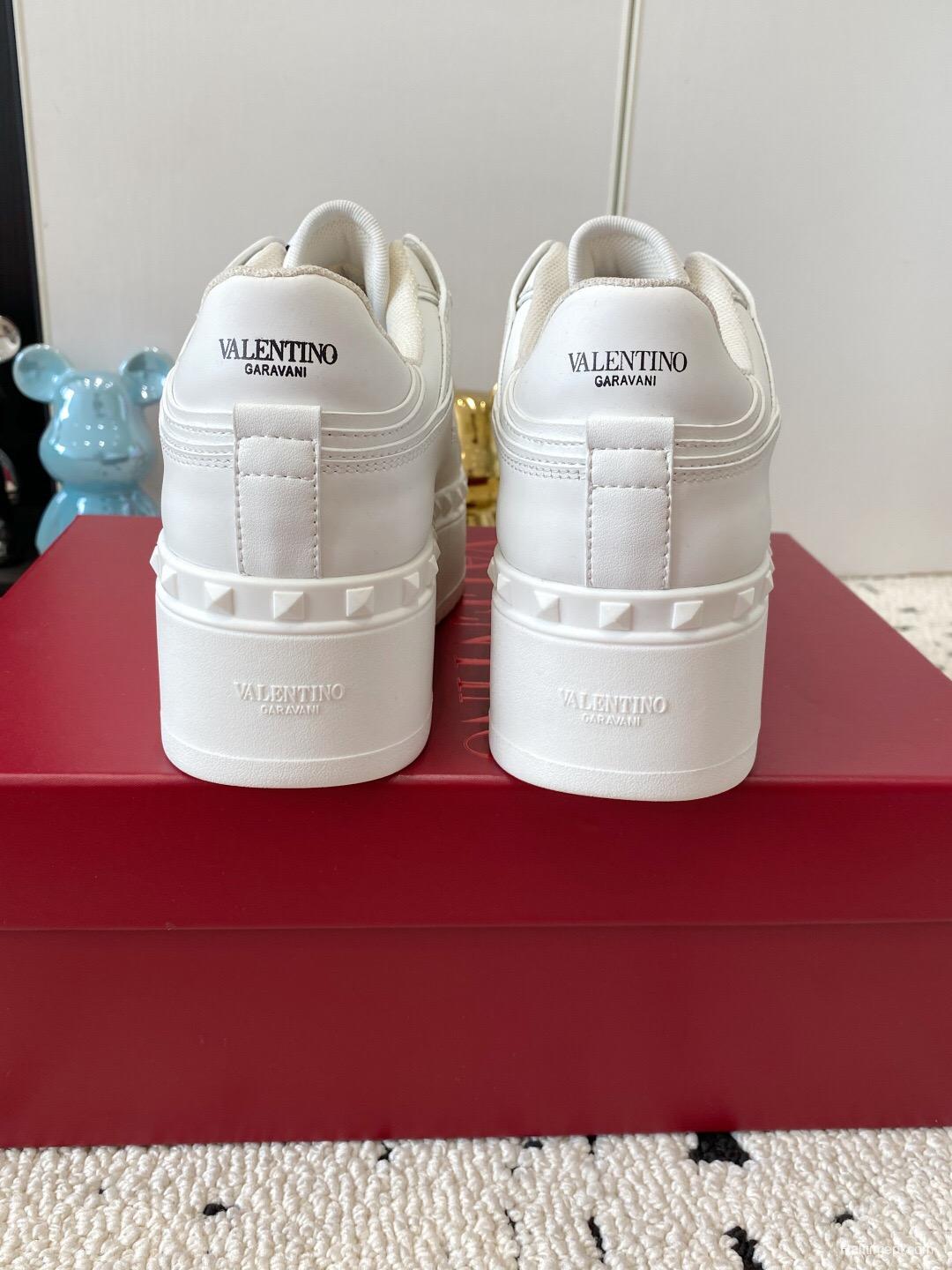2025 Women Valentino White Leather Platform Sneakers LY00340