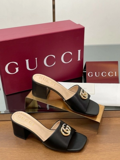 2025 Women Gucci Black Leather Slippers Crystal GG Buckle LY00280