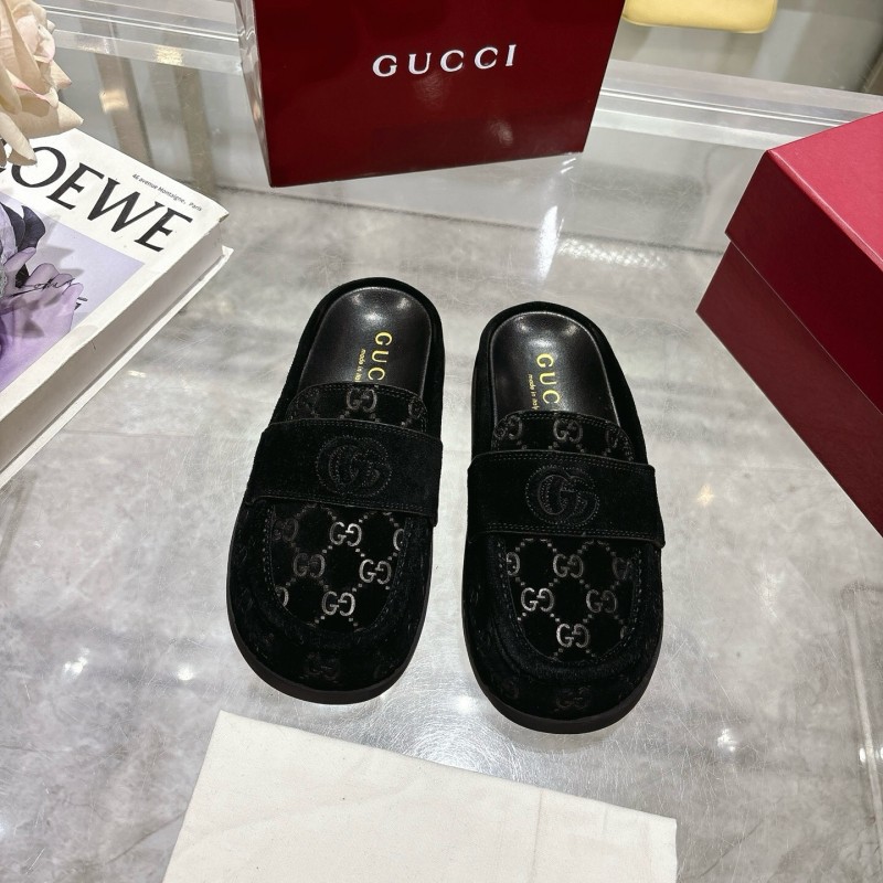 2025 Women Gucci Black Suede Slippers Embossed GG LY00270