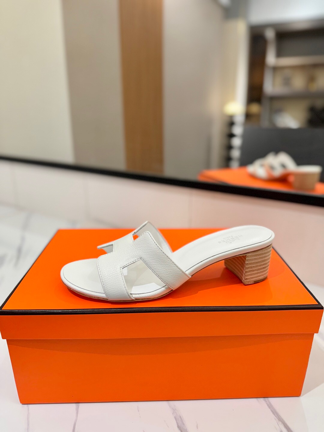 2025 Women Hermès White Leather Sandals