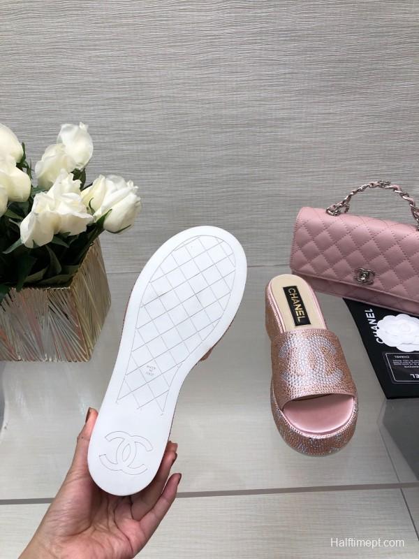 2025 Women Chanel Pink Leather Slippers LY00320
