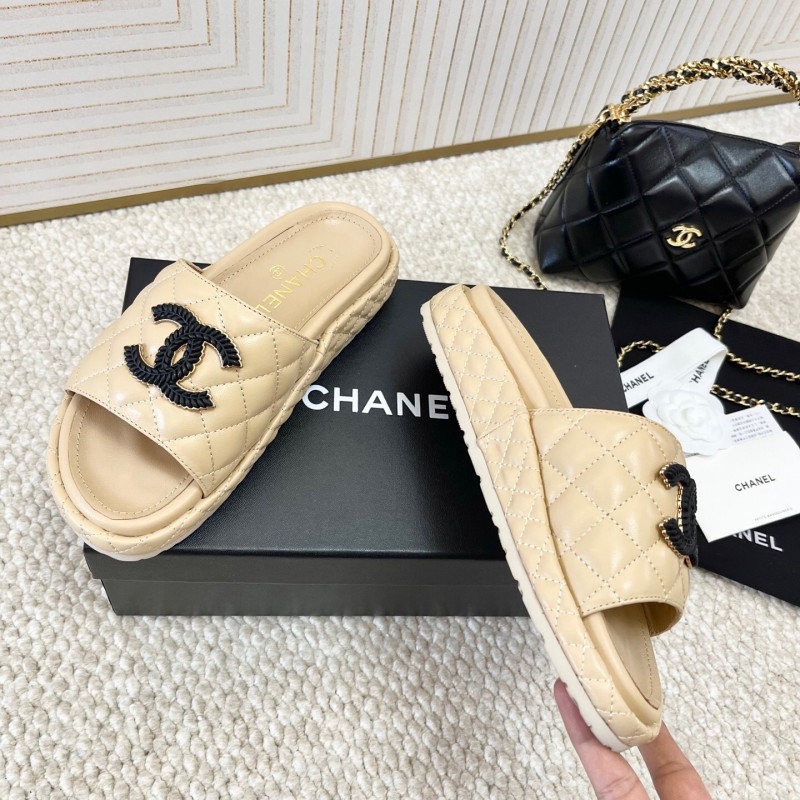 2025 Slippers Chanel Beige Leather Slippers CC Logo