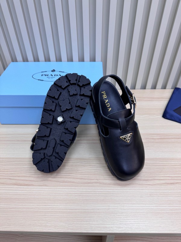 2025 Women Prada Black Leather Clog LY00280