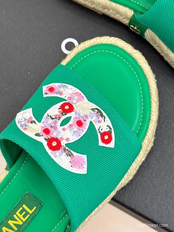 2025 Women Chanel Green Canvas Leather Slippers Embroidered KFY00230