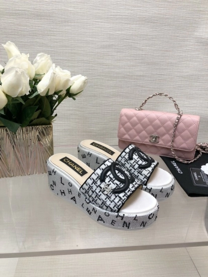 2025 Women Chanel Black White Textile Slippers LY00320