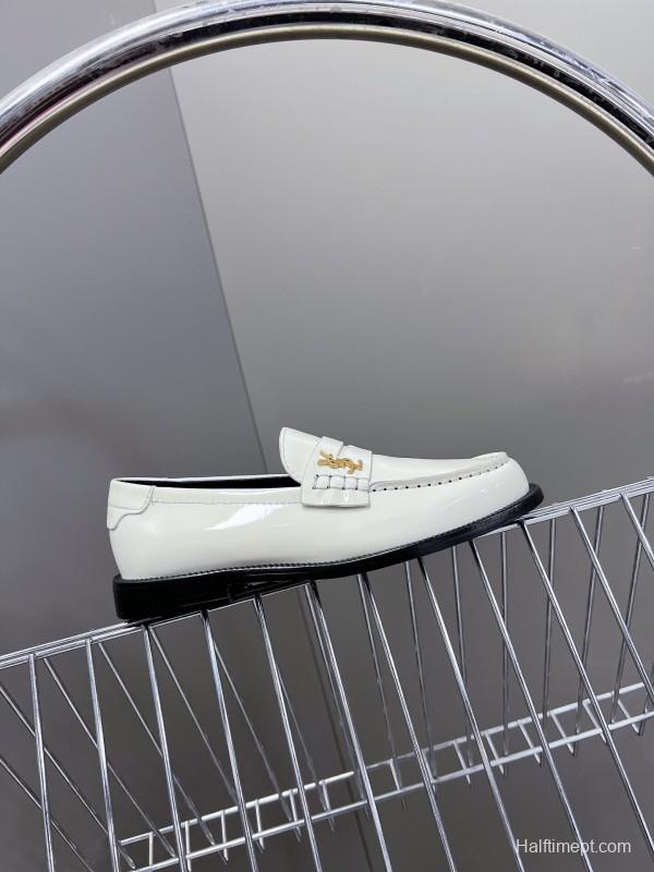 2025 Women Yves Saint Laurent White Leather Loafer KFY00350