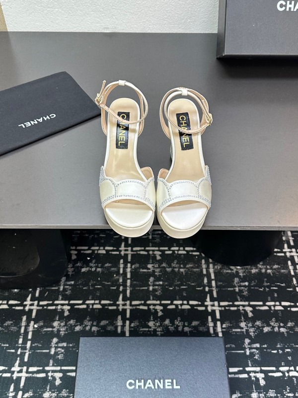 2025 Women Chanel White Leather Platform Sandals Beaded LY00320