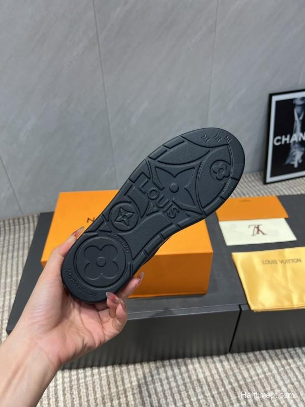 Louis Vuitton Fall/Winter 2025 Snow Boots Series Round Toe Thick Sole Down-Filled Snow Boots - KFY00310