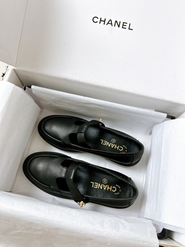 Chanel 2025 SS Loafers Classic Elegant Design - KFY00320