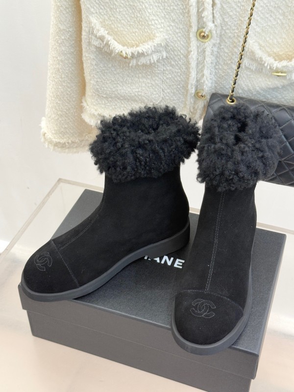 Chanel 25K Series Two-Tone CC Fur Snow Boots - KFY00300