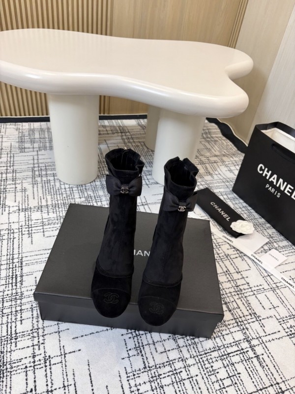 Chanel Classic Chunky Heel Back Zipper Ankle Boots - LY00320