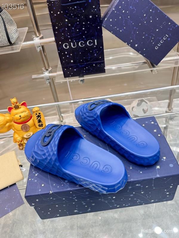 Gucci Lido Interlocking G Men's Sandals with Textured Rubber Sole - AS00170