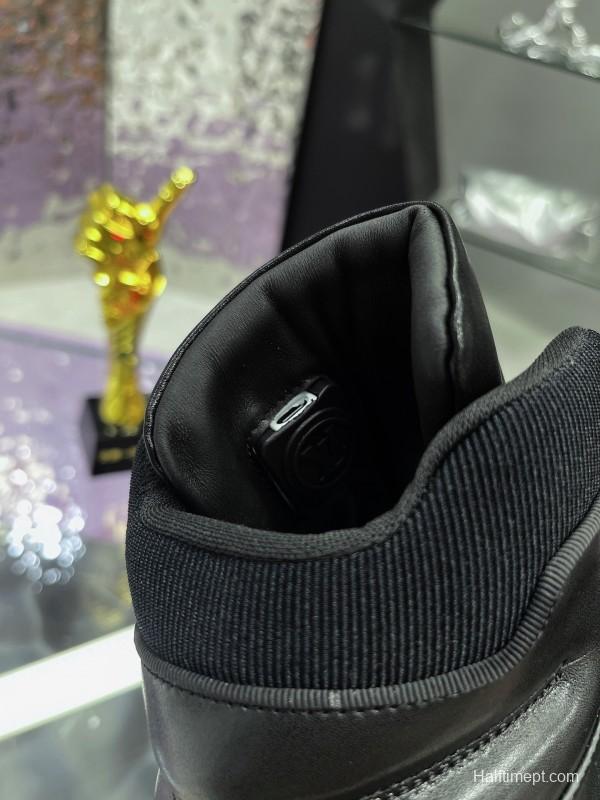 LV Trainer Maxi Sneakers with Multi-Color LED Charging Cable - AS00760