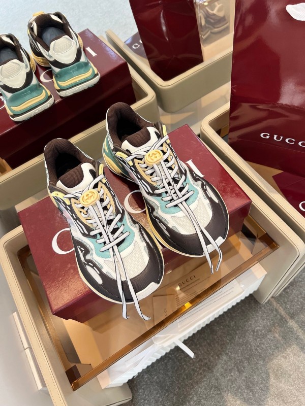 Gucci 2025/SS Series 2.0 Sneakers with Retro-Futuristic Design and Reflective Stripes - LY00460