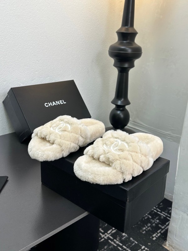 Chanel 2025 SS Classic Fluffy Slippers - LY00250