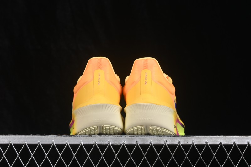 Nike Zoom Fly 6 Running Shoes with Flyknit Upper and Carbon Fiber Plate - FN8455-800
