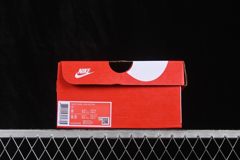 Nike SB Dunk Low Skateboarding Shoes with Cushioned Collar - IH1940-001