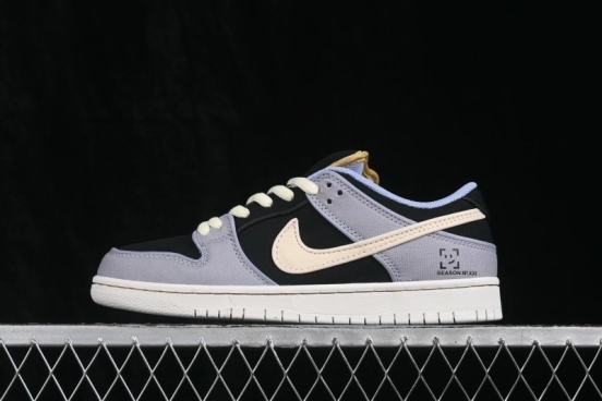 Nike SB Dunk Low Skateboarding Shoes with Cushioned Collar - FN5880-001