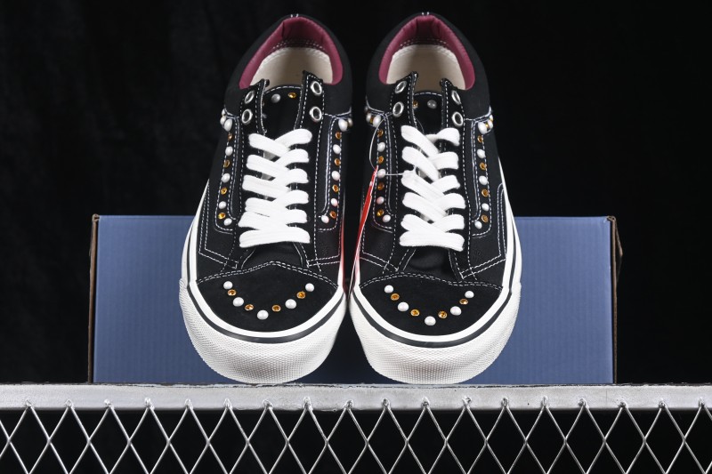 Vans Old Skool Low-Top Casual Skateboarding Shoes - VN000S52BLK