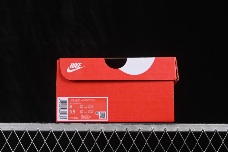 Nike SB Dunk Low Skateboarding Shoes with Cushioned Collar - II7078-001