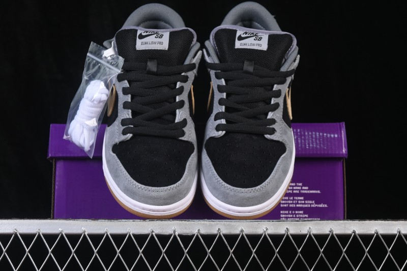 Nike SB Dunk Low Skateboarding Shoes with Cushioned Collar - BQ6817-204