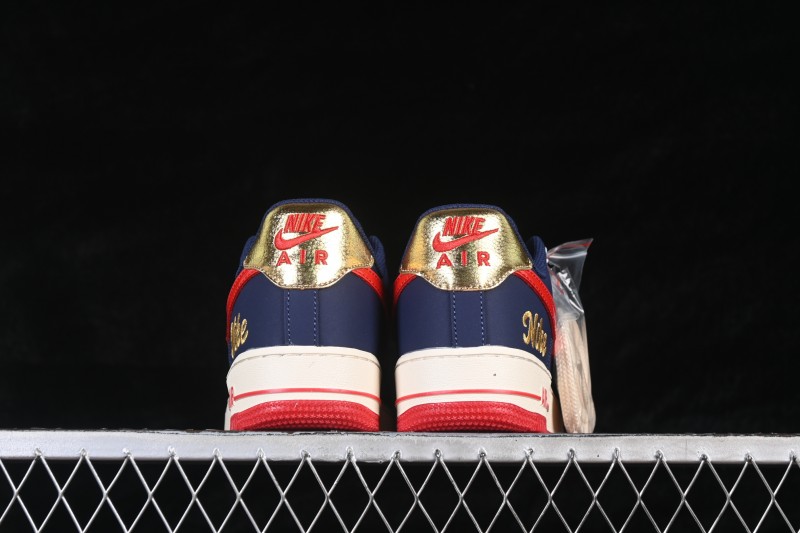 Nike Air Force 1 '07 Low Basketball Sneakers with Classic Design and Metallic Accents - NH0601-529