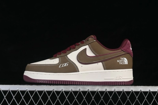 Nike Air Force 1 '07 Low Basketball Shoes with Co-Branded Design and Classic Cushioning - BK1916-011