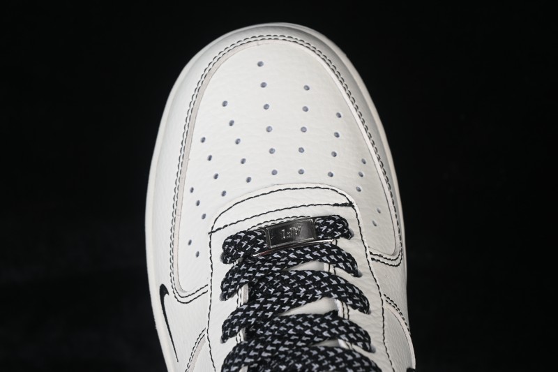 Nike Air Force 1 '07 Low Retro Basketball Shoes with Contrast Color Blocking - MM3399-805