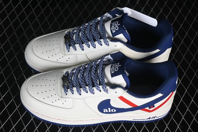 Nike Air Force 1 '07 Low Collaborative Basketball Sneakers in White/Red/Blue - XY9025-011
