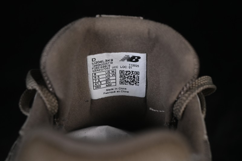 New Balance 204 Retro Running Shoes with Breathable Mesh Upper and Cushioned Sole - U204L3K9