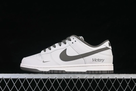 Nike SB Dunk Low Skateboarding Shoes with Cushioned Collar and Vulcanized Sole - WG0716-153