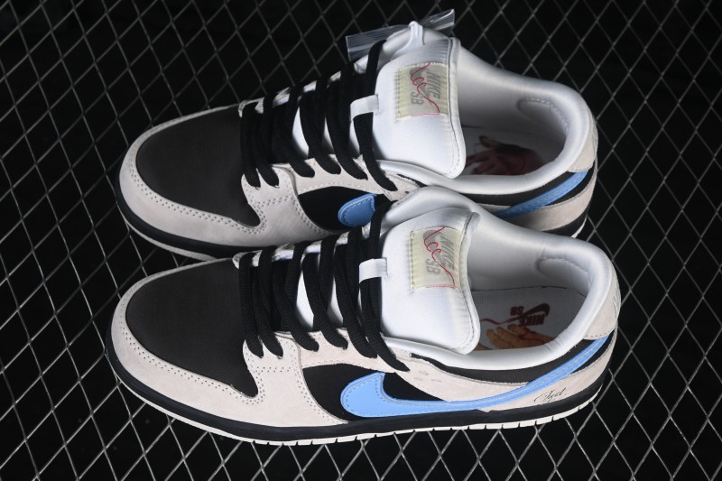 Nike SB Dunk Low Pro Skateboarding Shoes with Cushioned Collar - FZ5645-100