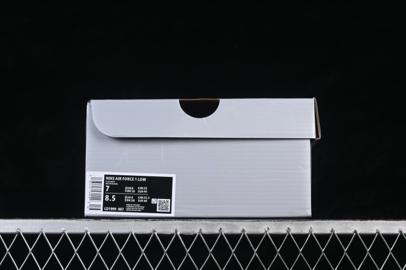 Nike Air Force 1 '07 Low x Comme des Garcons Play Black Heart Sneakers - LD1999-007