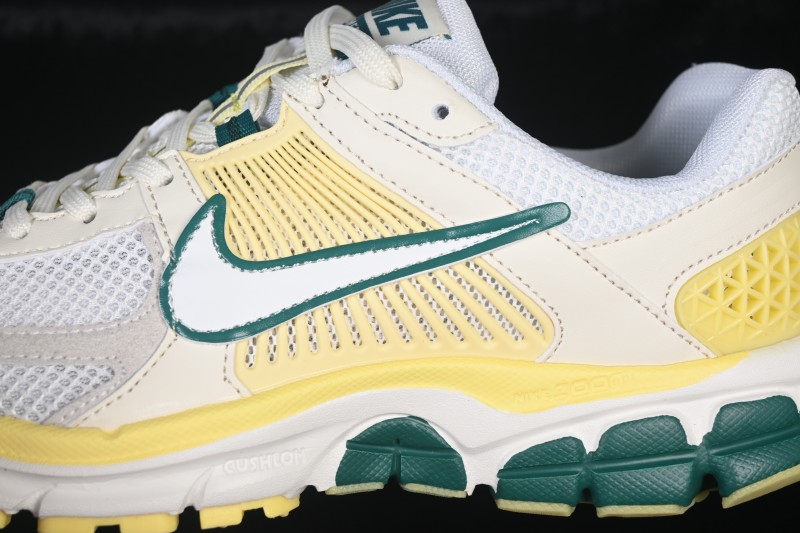 Nike Vomero 5 Retro Running Shoes with Mesh and Synthetic Overlays - FN8361-100