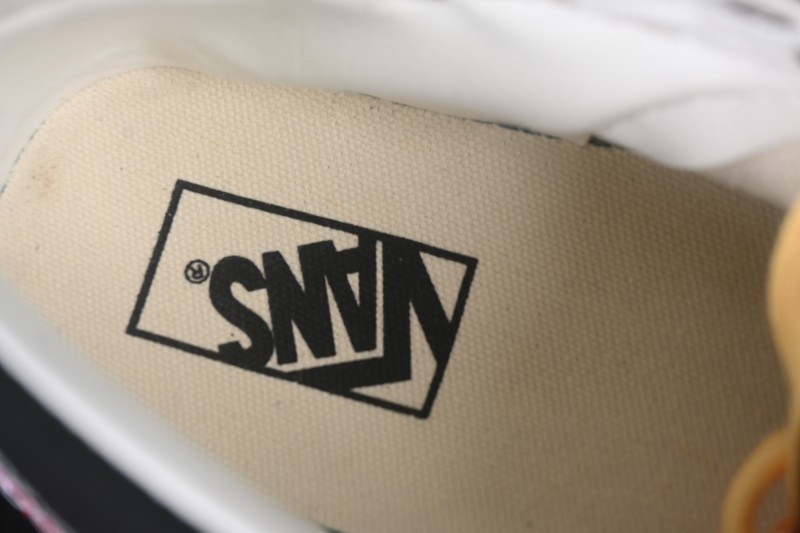 Vans Sk8-Mid Casual Skateboarding Shoes with Classic Design - VN000EGY619
