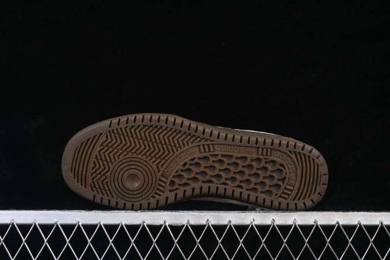Adidas Originals Bermuda Low-Top Skateboarding Shoes with Anti-Slip and Wear-Resistant Design - JS3967