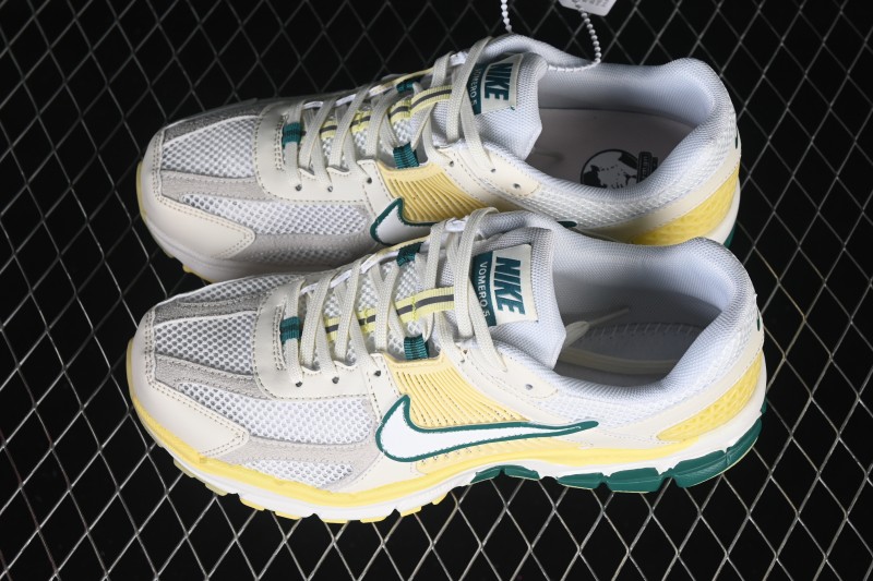Nike Vomero 5 Retro Running Shoes with Mesh and Synthetic Overlays - FN8361-100