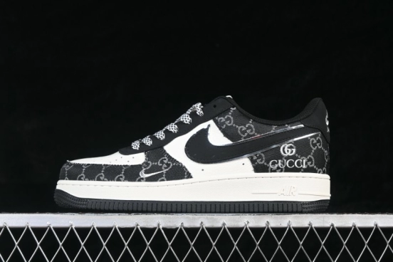 Nike Air Force 1 '07 Low Classic Basketball Shoes in Black and White - MM3399-810