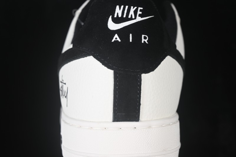 Nike Air Force 1 '07 Low Skateboarding Shoes with Full-Length Air Cushion - HO7788-112