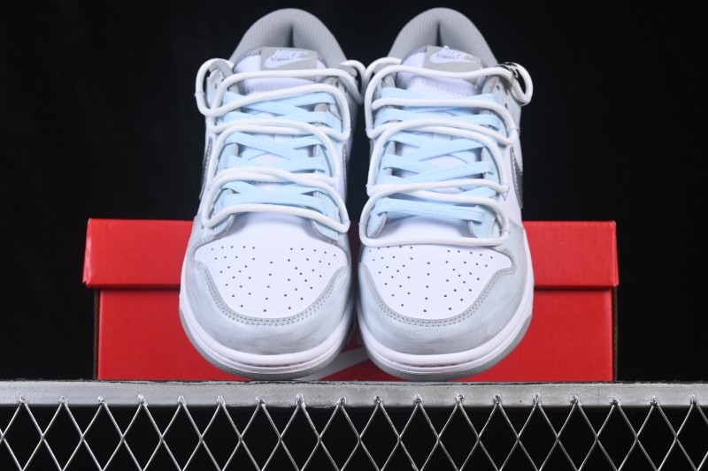 Nike SB Dunk Low Skateboarding Shoes with Lace-Up Closure - HF5441-105