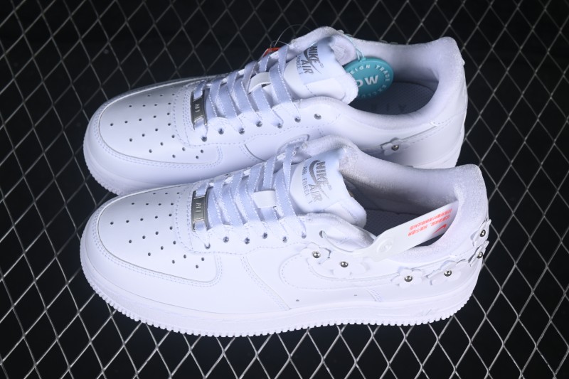 Nike Air Force 1 '07 Low Casual Skateboarding Shoes with Full-Length Air Cushion - IR8637-100