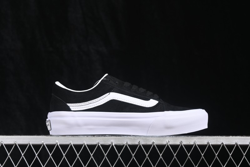 Vans Old Skool 36 Low-Top Casual Skate Shoes with Classic Side Stripe - VN000CNGCIE1